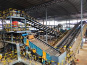 玉溪CC420圓錐破碎機(jī)100T每小時(shí)氧化鐵礦破碎系統(tǒng)